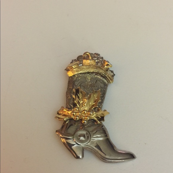 Jewelry - Vintage Christmas pin. CHRISTMAS IN JULY